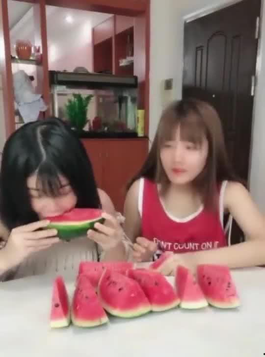 吃瓜的甜妹,笑谈娱乐圈风云